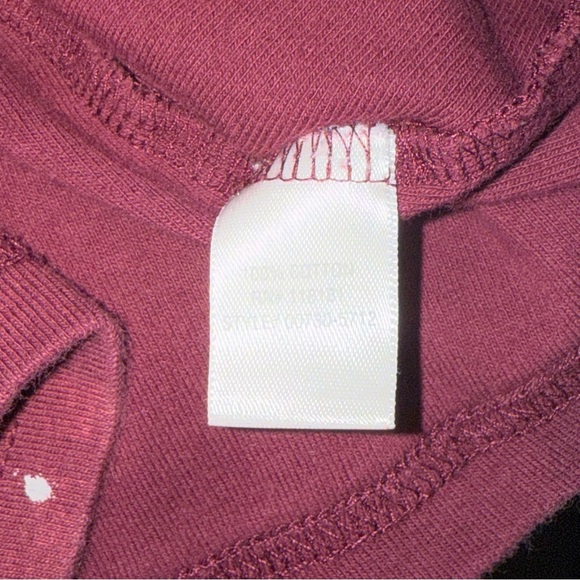 Burgundy Christmas Graphic Top Snowy Village Holiday Long Sleeve Tee M - Picture 6 of 8